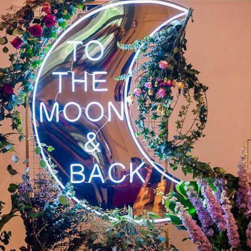 To the moon and back- neonskylt
