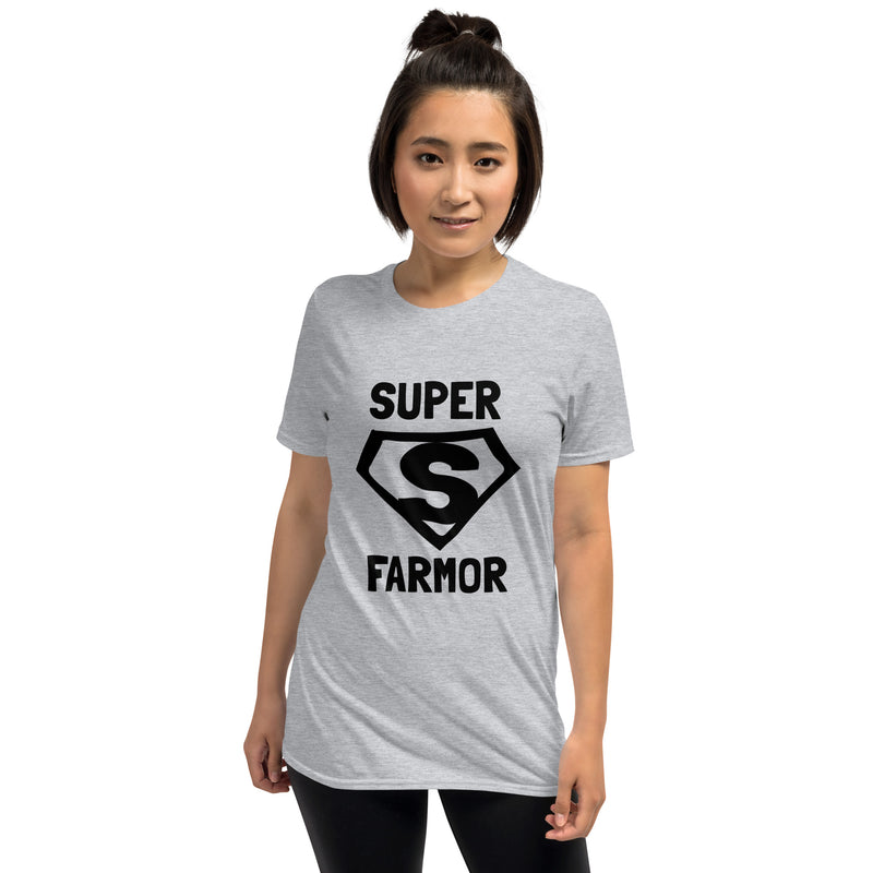 Kortärmad t-shirt i unisex-modell med texten - Superfarmor