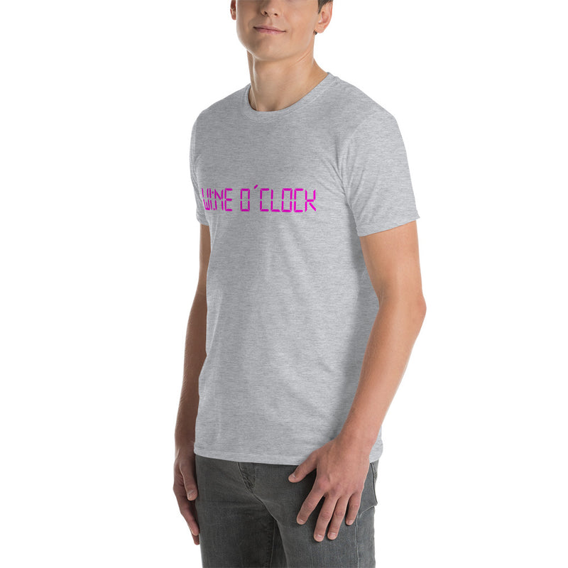 Kortärmad t-shirt i unisex-modell med texten - Wine o clock