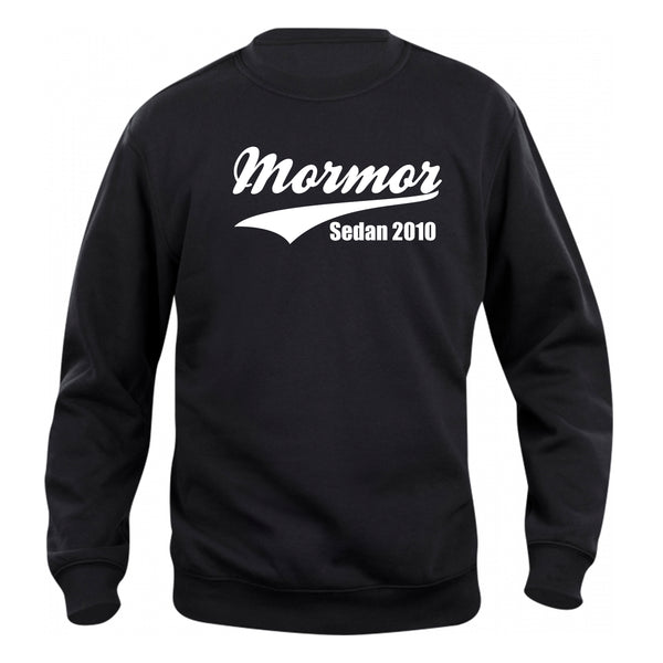 Svart sweatshirt med texten "Mormor sedan "