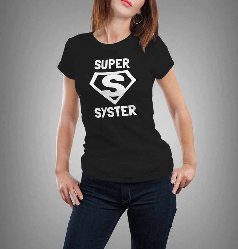 T-shirt med bild texten "SUPER SYSTER"