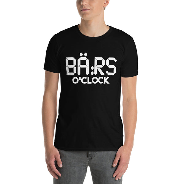 Kortärmad t-shirt i unisex-modell med texten Bärs o clock